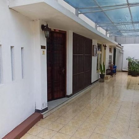 Villa Chenu Dehiwala-Mount Lavinia Exterior photo