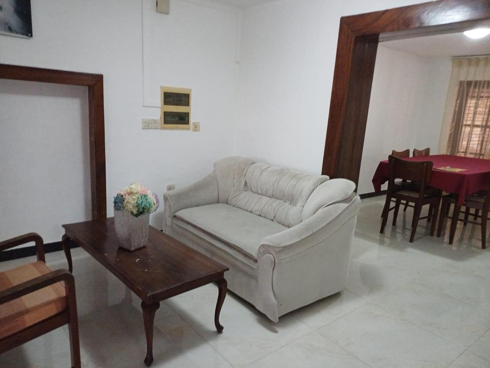 Villa Chenu Dehiwala-Mount Lavinia Exterior photo